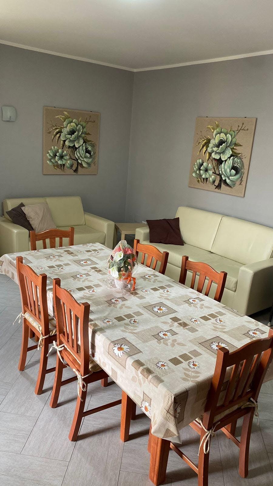 Salone e sala da pranzo di Casa Crisalide, San Vitaliano